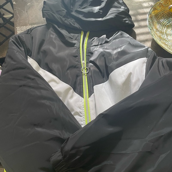 Brand new winter jacket/ with hood and pockets.😊😊 - Picture 6 of 8